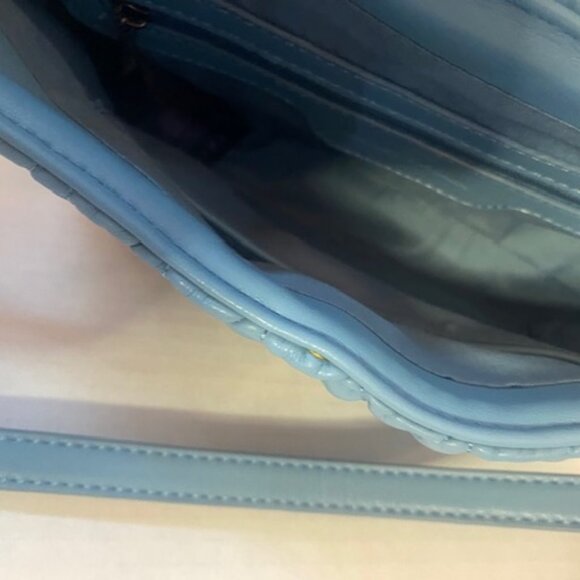 Badgley Mischka quilted crossbody bag, in Sky blue  (NEW) - Picture 5 of 7